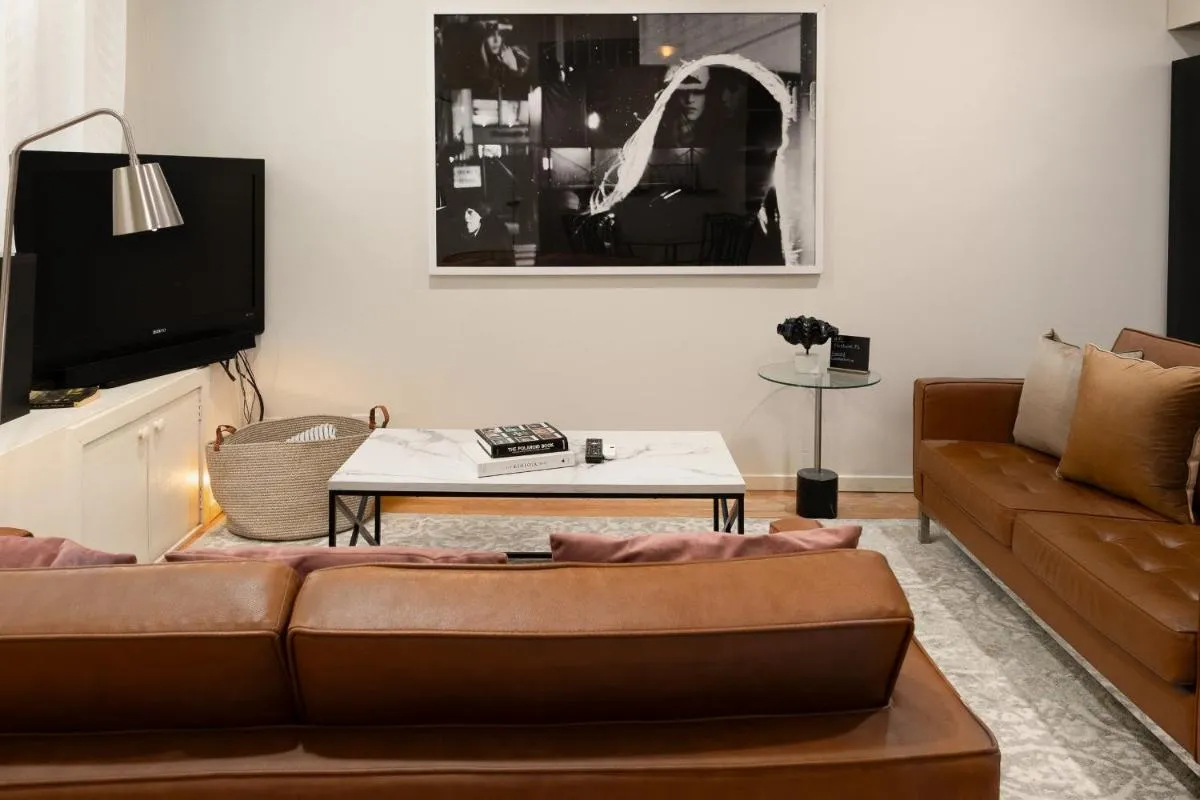 Image 1 of Flexhome Wicker Park 2BR P1 – READ INFO