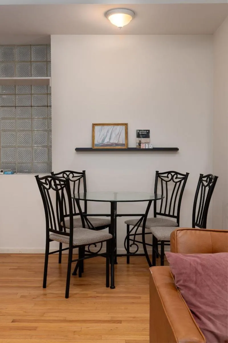 Image 3 of Flexhome Wicker Park 2BR P1 – READ INFO