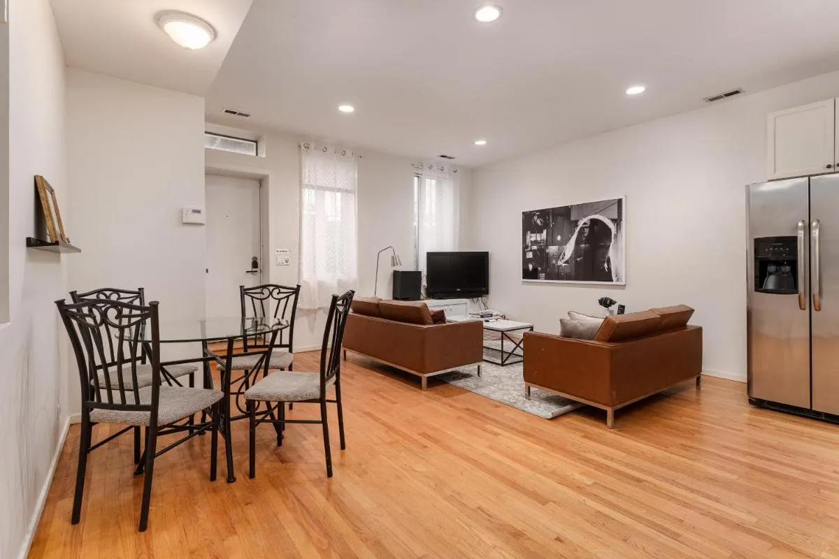 Image 4 of Flexhome Wicker Park 2BR P1 – READ INFO