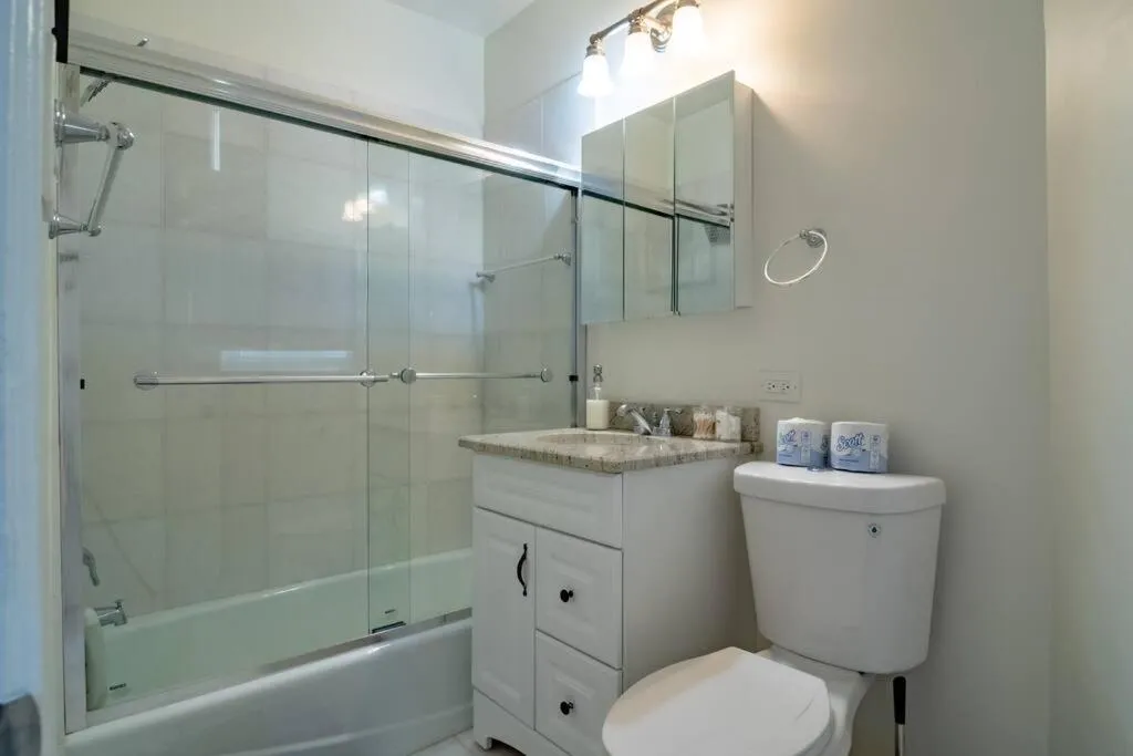 Image 5 of French design Luxurious Downtown 3br/2ba that sleeps 8 guests with Optional Valet Parking