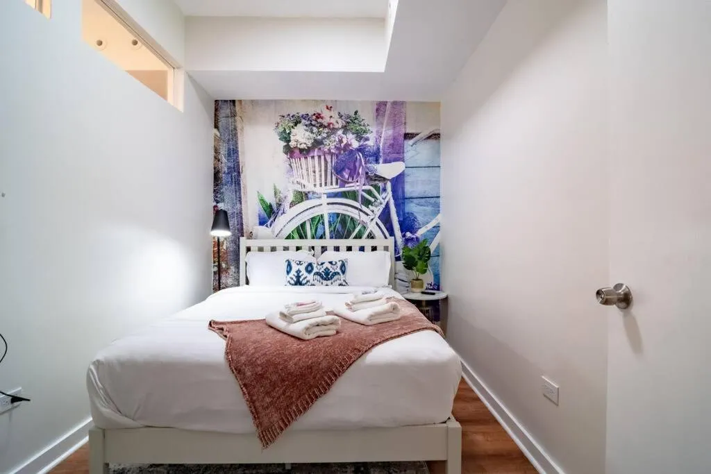 Image 4 of French design Luxurious Downtown 3br/2ba that sleeps 8 guests with Optional Valet Parking