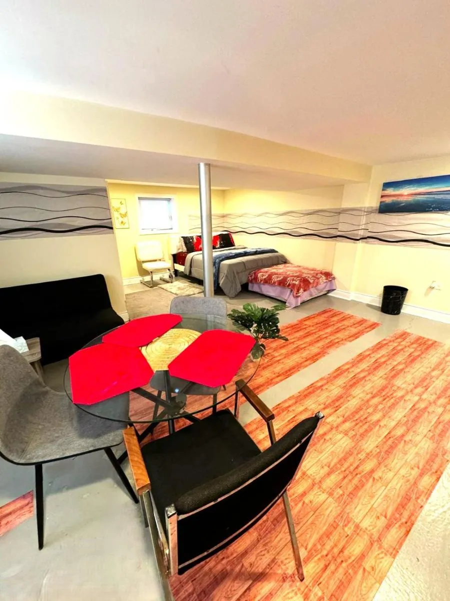 Image 2 of Fully Equipped Cozy 4/5 BR