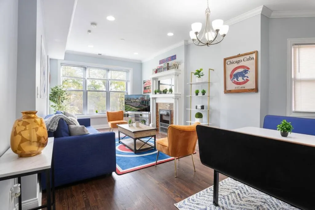 Image of Game Day Getaway – 3BR in Vibrant Wrigleyville