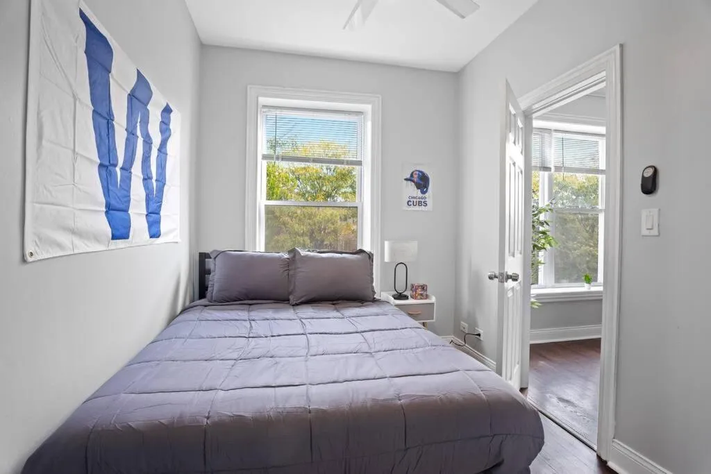 Image 1 of Game Day Getaway – 3BR in Vibrant Wrigleyville