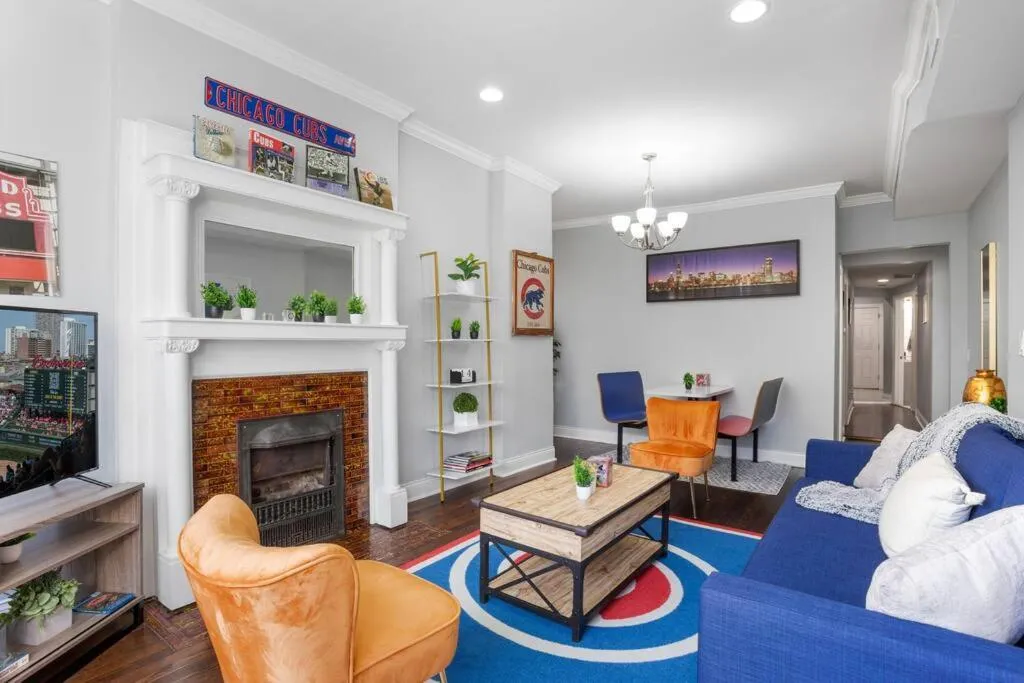 Image 4 of Game Day Getaway – 3BR in Vibrant Wrigleyville