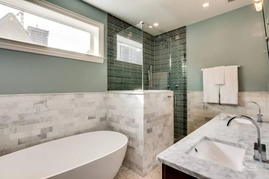 Image 5 of Gold coast villa with free parking garage sleeps 10