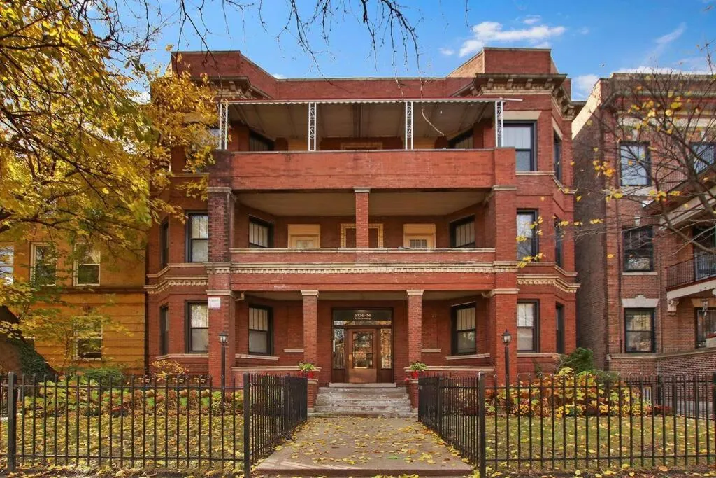 Image 5 of Great Location! Modern APT near Univ. of Chicago