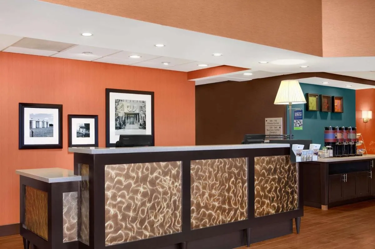 Image 3 of Hampton Inn Chicago-Midway Airport