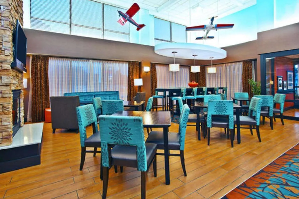 Image 5 of Hampton Inn Chicago-Midway Airport