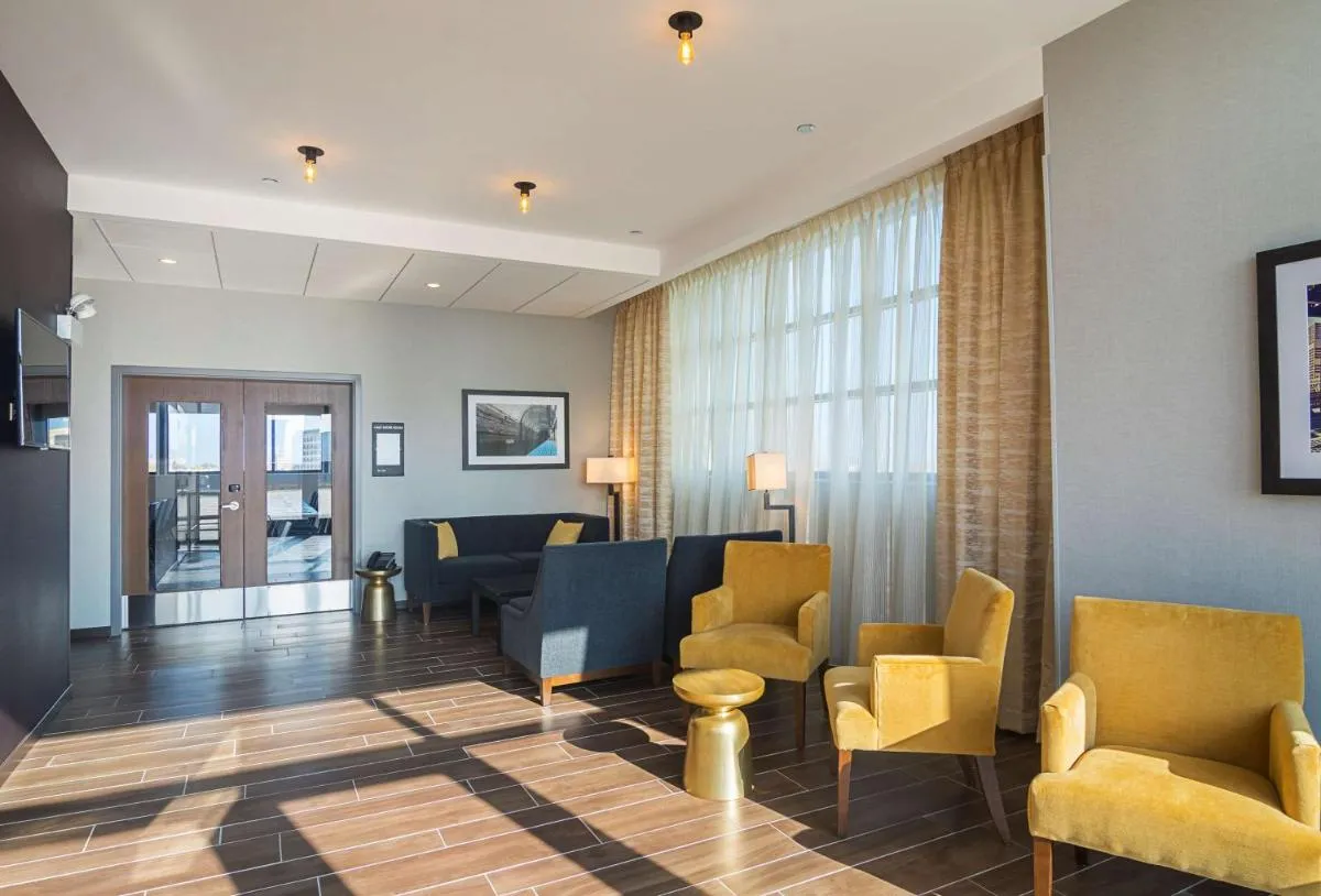 Image 4 of Hampton Inn Chicago North-Loyola Station, Il