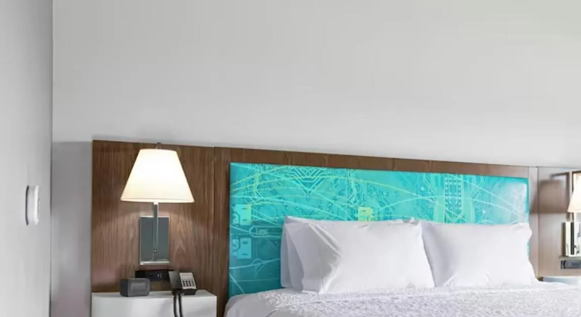 Image 1 of Hampton Inn & Suites Chicago Medical District Uic