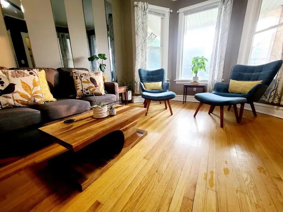 Image of Hermosa House ECO-HOME – Cozy 3BR, Free Parking, Solar Powered, by Logan Square with Backyard, Firepit, Garden