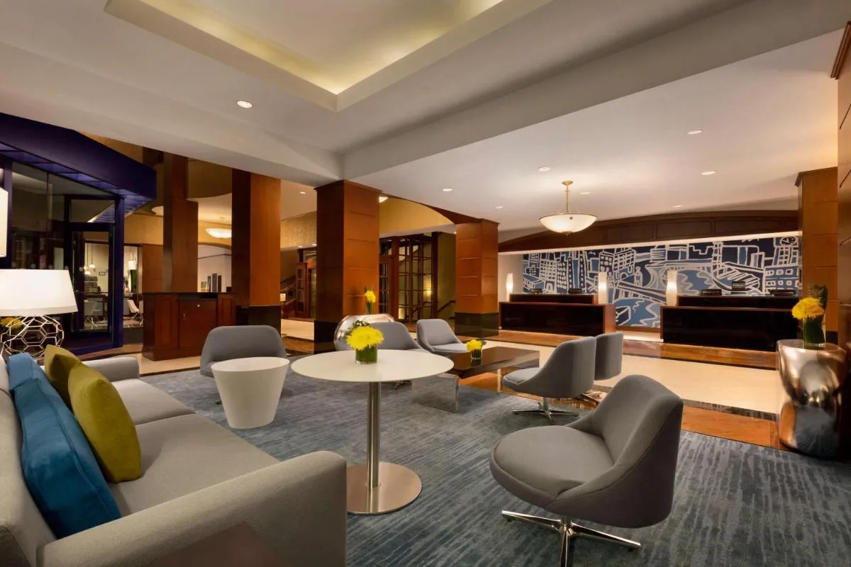 Image 5 of Hilton Chicago Magnificent Mile Suites
