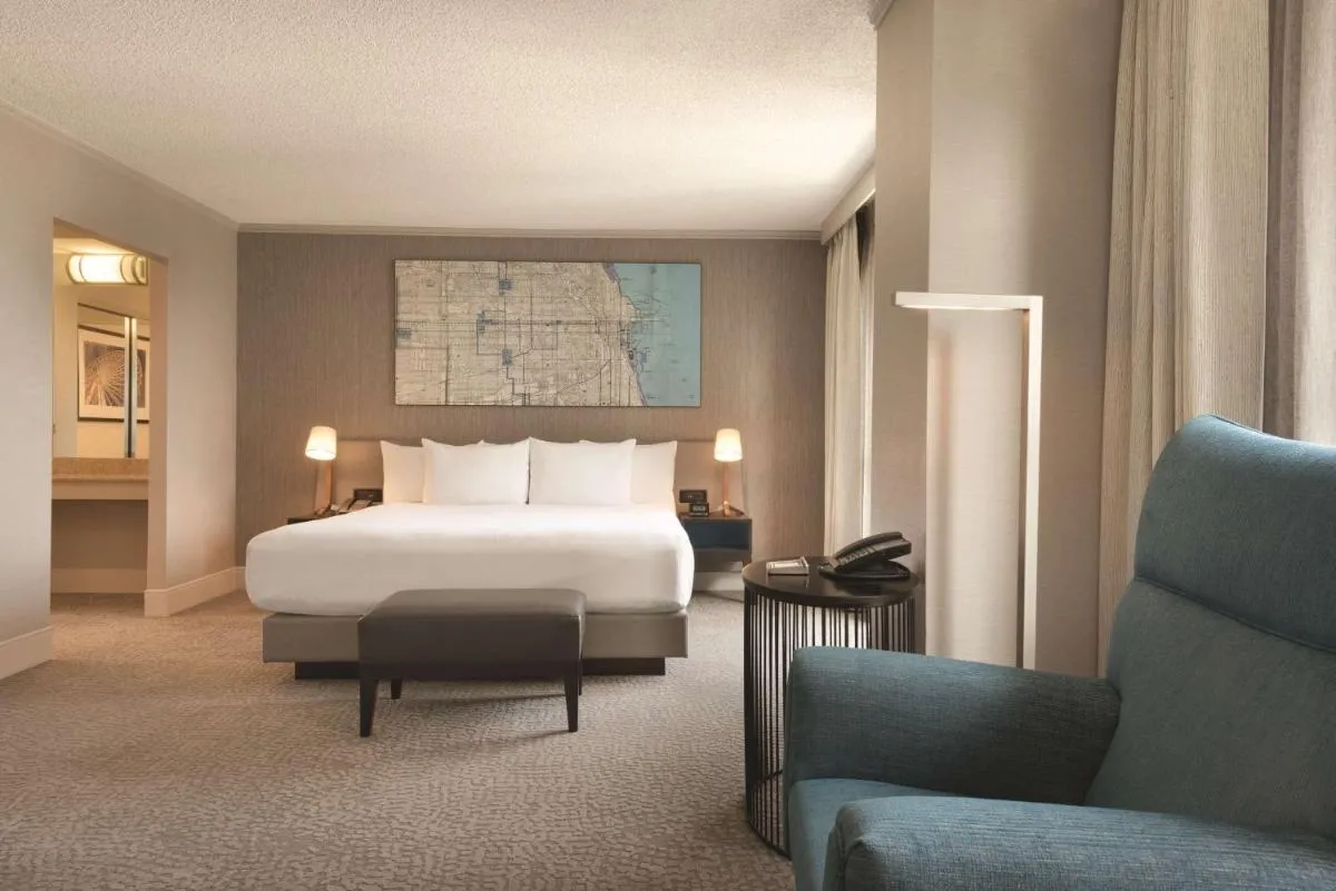Image 1 of Hilton Chicago Magnificent Mile Suites
