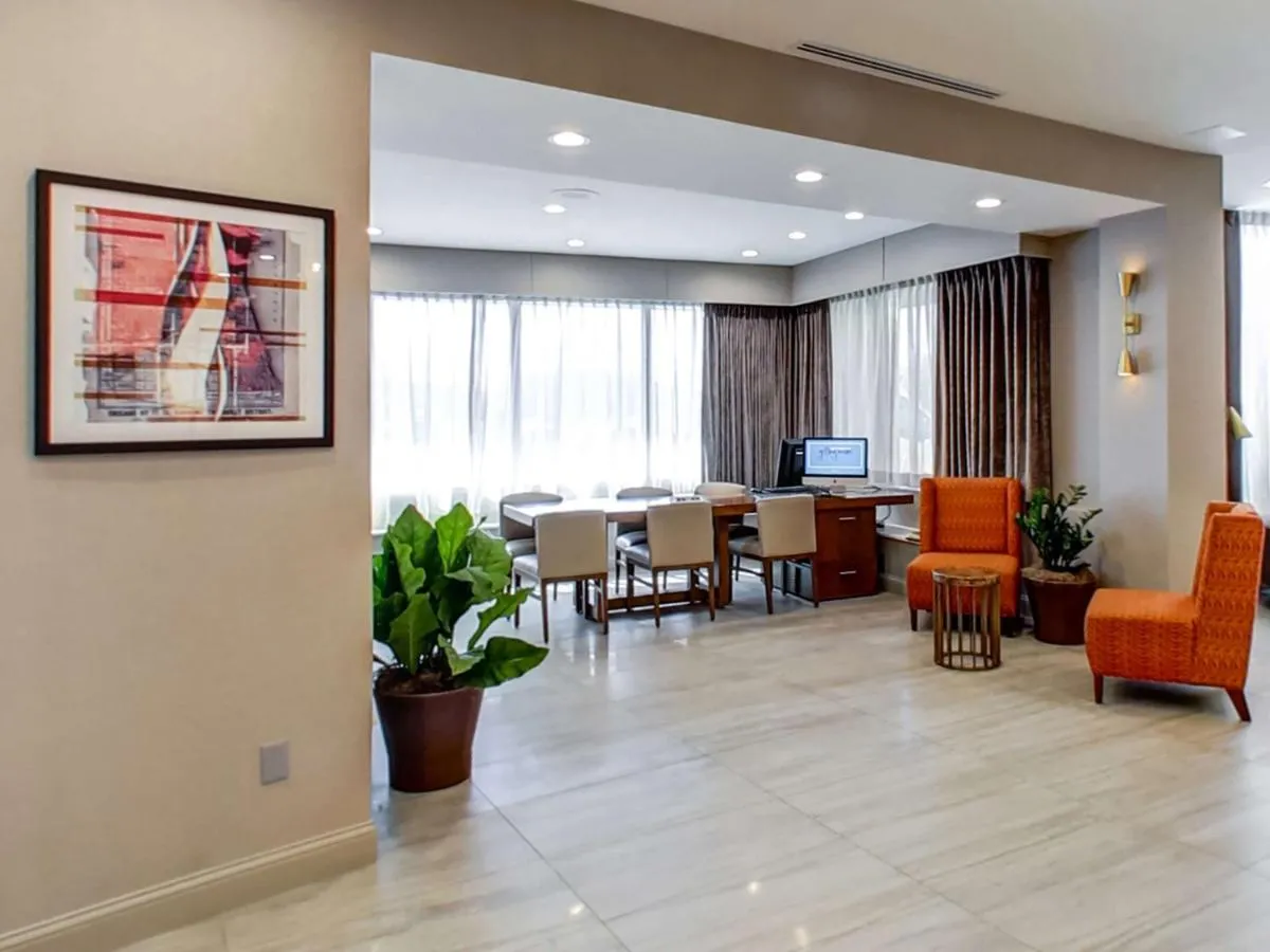Image 4 of Hilton Chicago/Oak Lawn