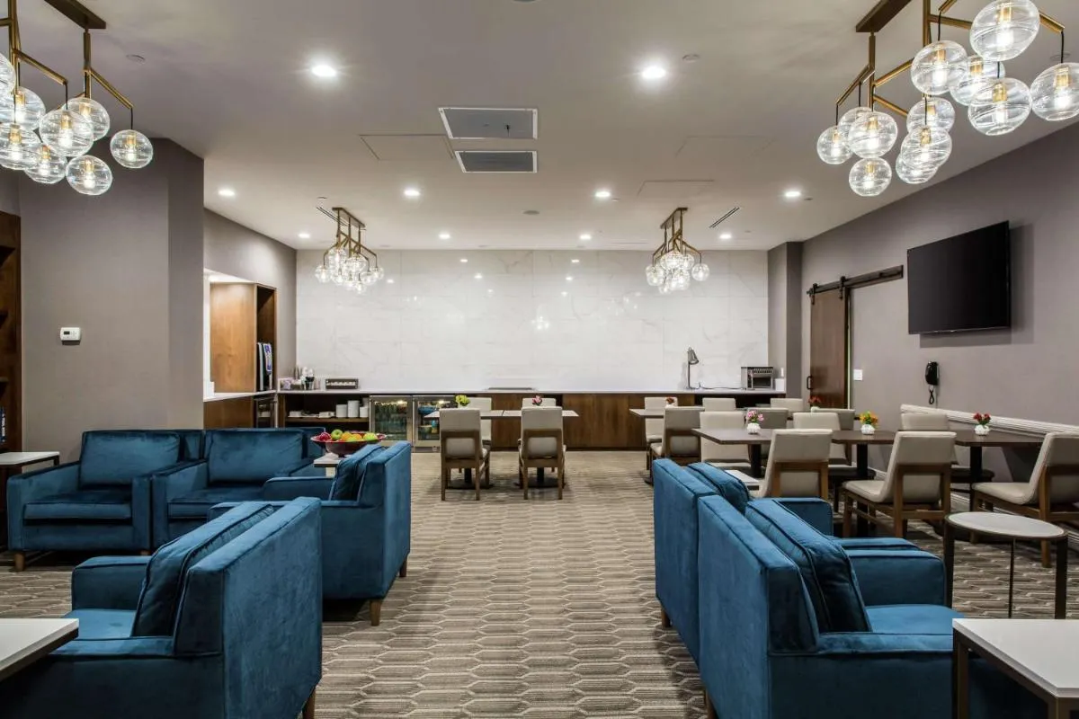 Image 5 of Hilton Chicago/Oak Lawn
