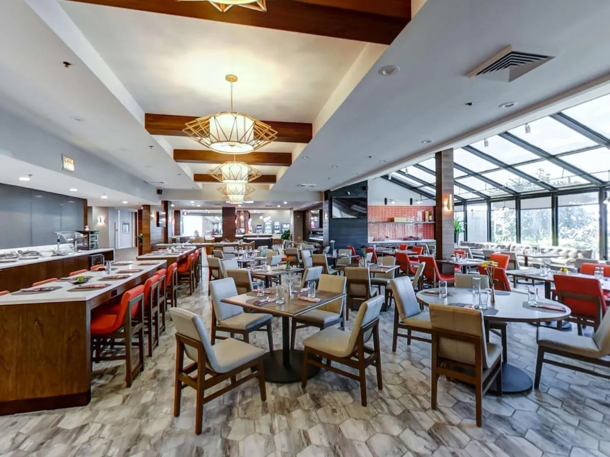 Image 6 of Hilton Chicago/Oak Lawn