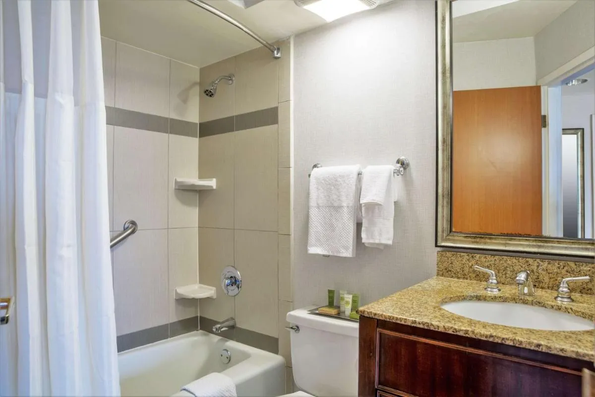 Image 2 of Hilton Chicago/Oak Lawn