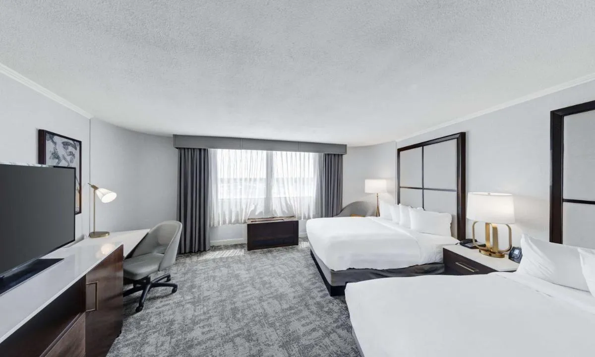 Image 1 of Hilton Chicago/Oak Lawn