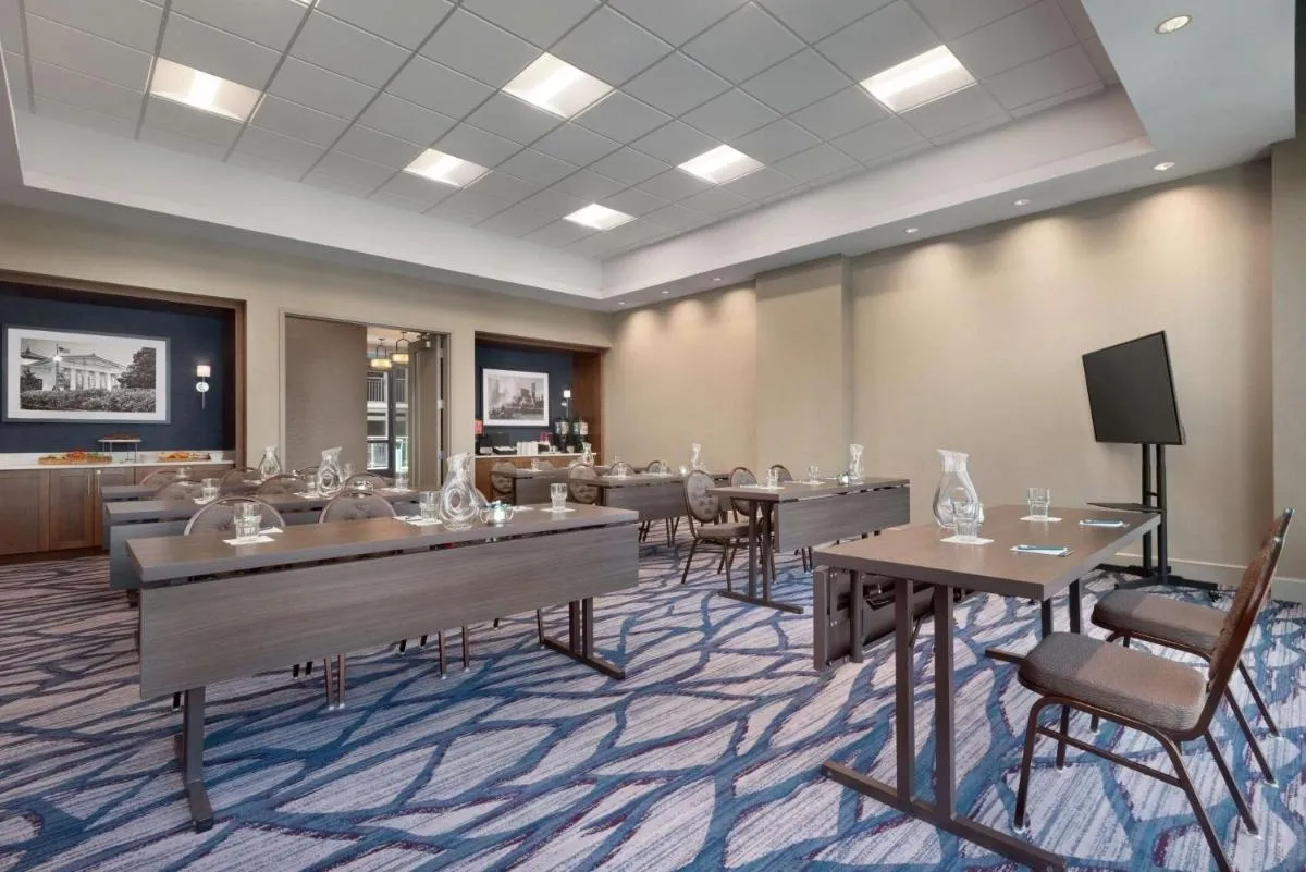 Image 5 of Hilton Garden Inn Chicago Downtown South Loop