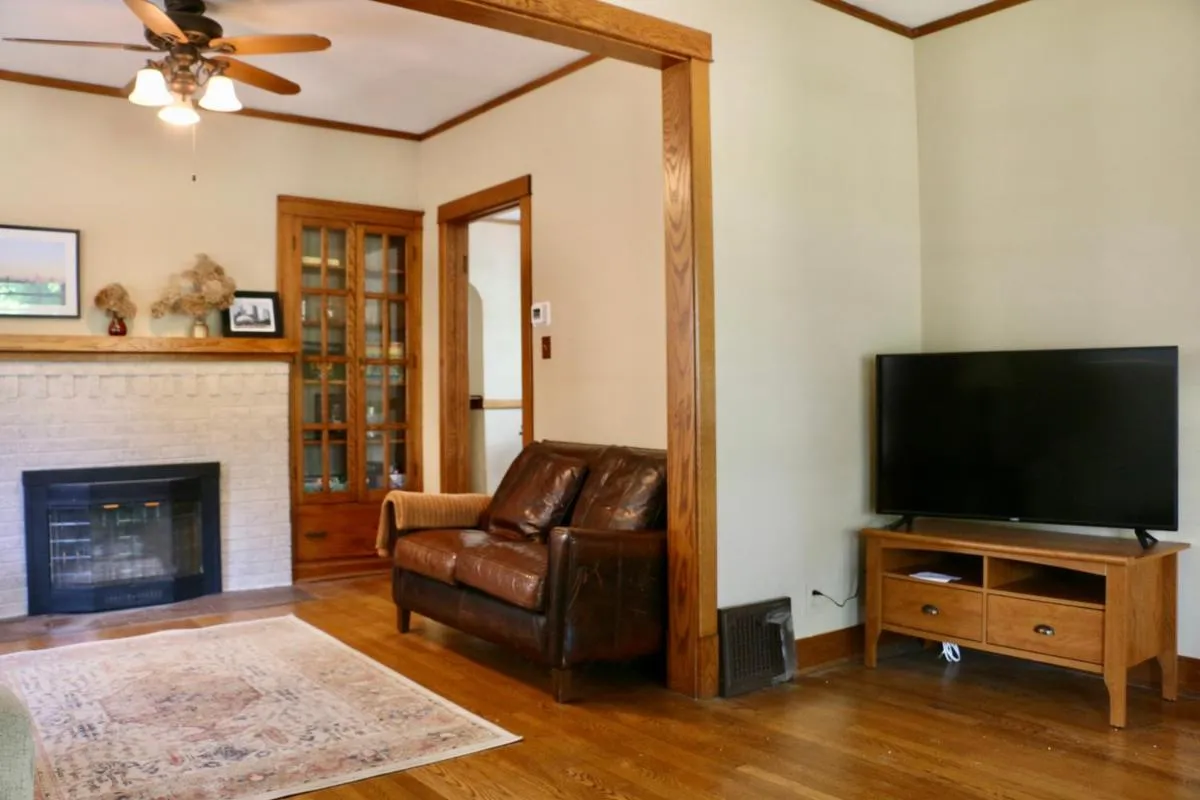 Image 4 of Historic Home with Outdoor Hot Tub Near Downtown in Public Transportation Hub