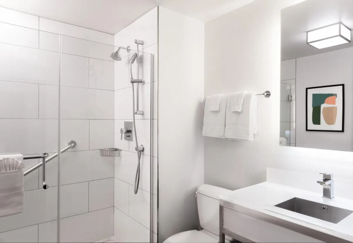 Image 2 of Holiday Inn – Chicago Dwtn – Wolf Point, an IHG Hotel