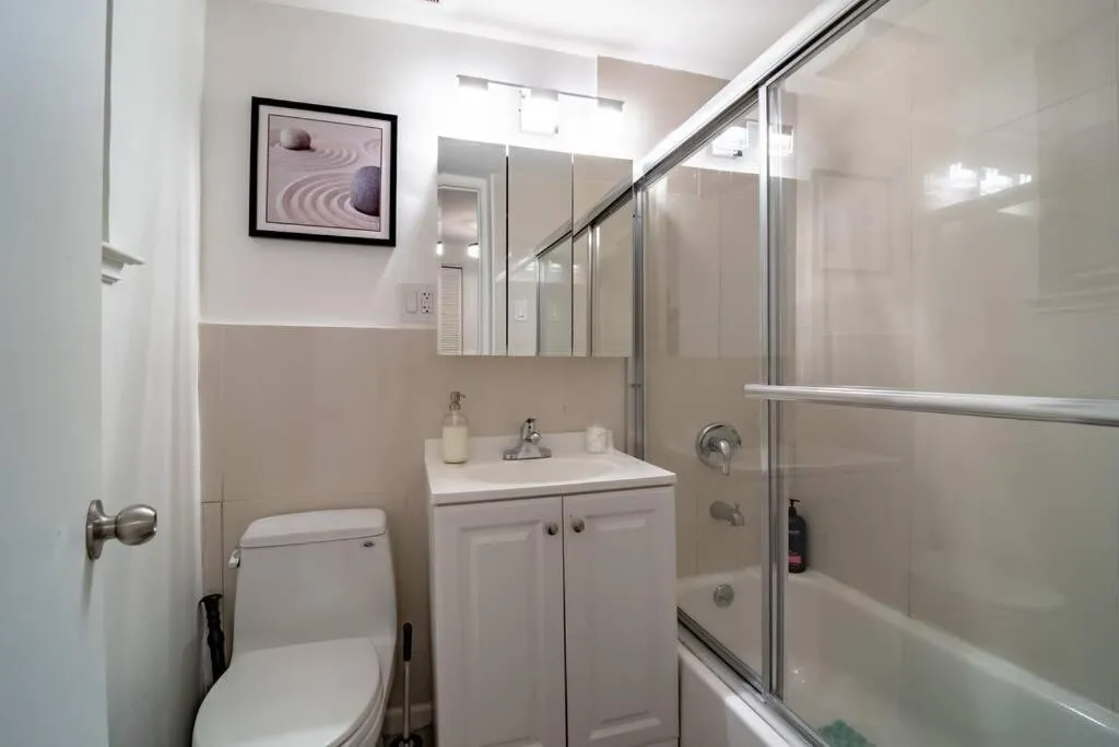Image 2 of Japanese themed 2bedroom in Gold Coast for up to 4 guests with optional Valet parking