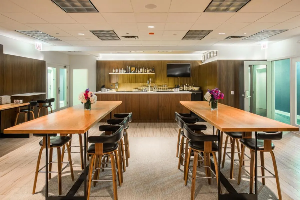 Image 2 of Kinzie Hotel