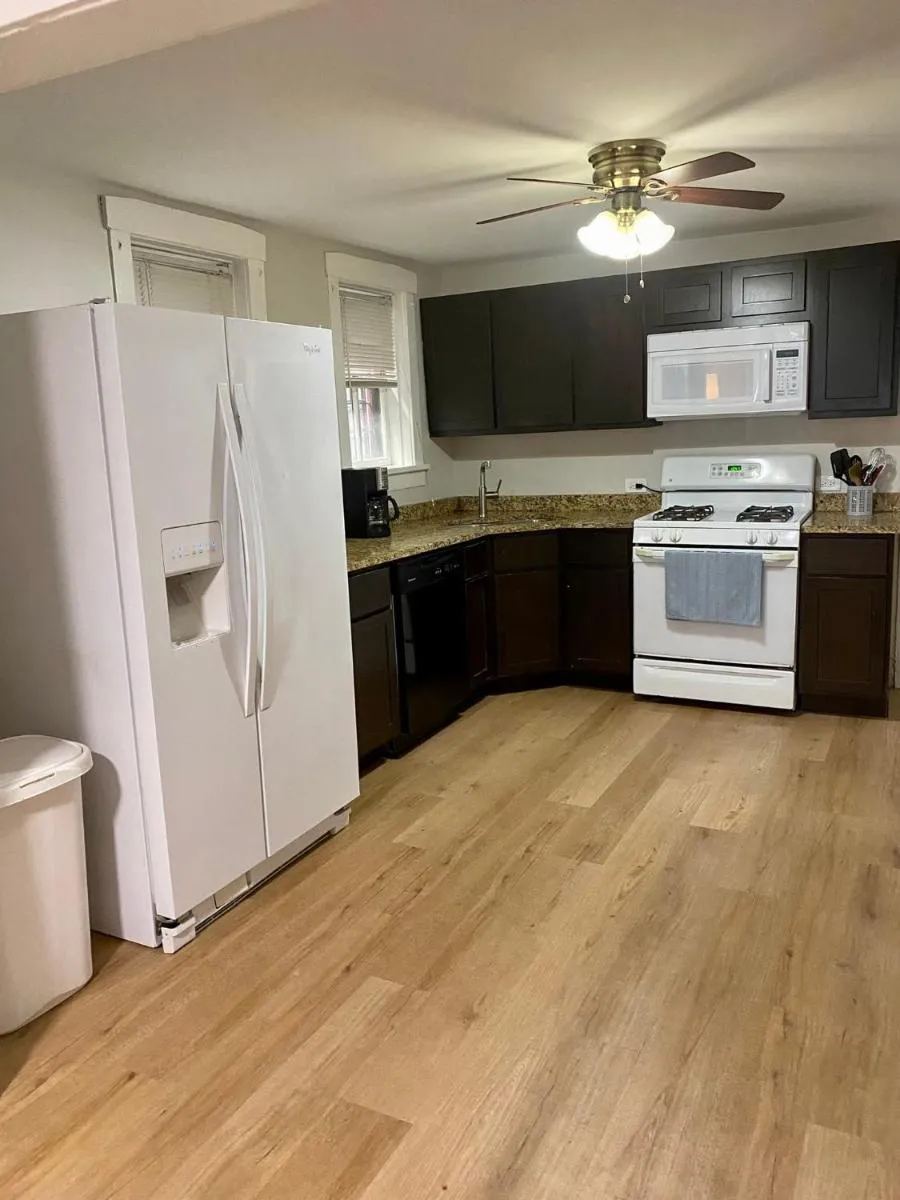Image 3 of Lincoln Park Aparment with Backyard!