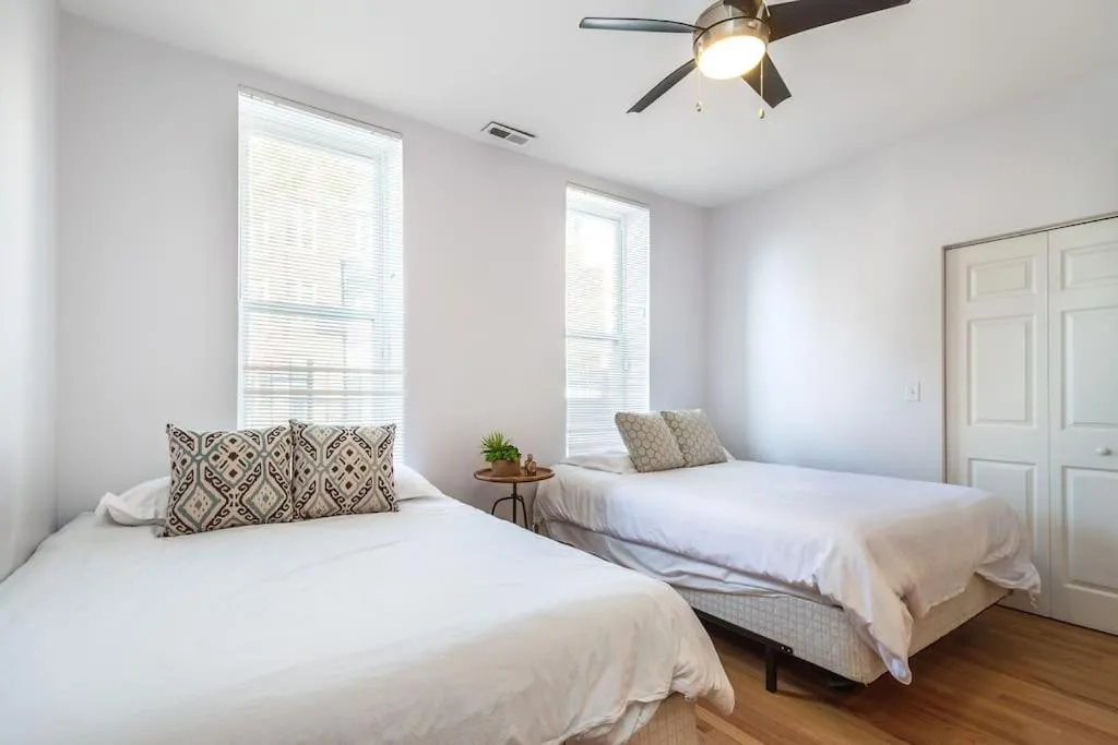 Image 1 of Lincoln Park Living – Suite 1