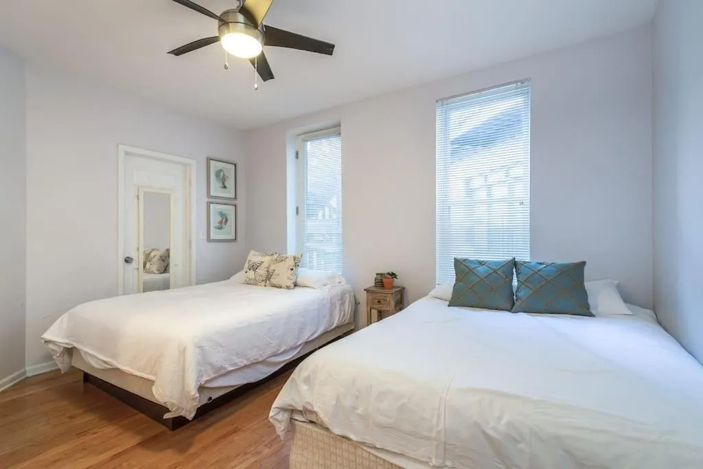Image 1 of Lincoln Park Living – Suite 2