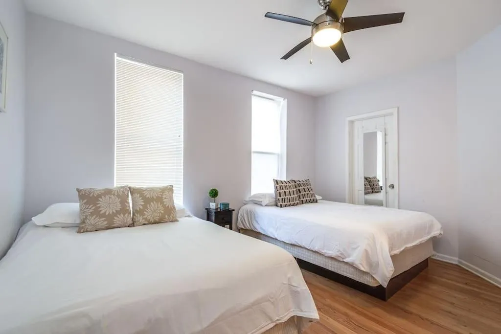 Image 4 of Lincoln Park Living – Suite 2