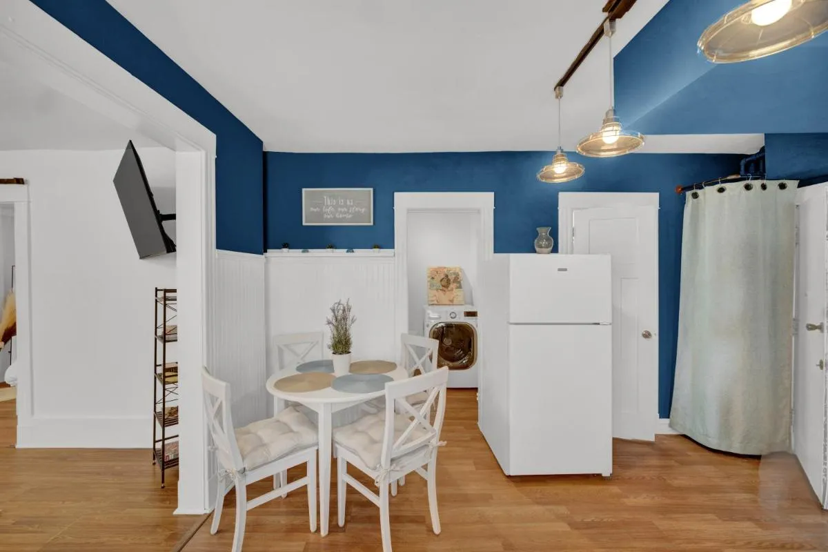 Image 4 of Logan Square Coach House
