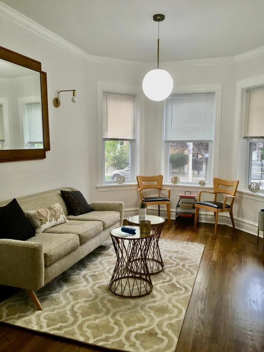 Image 4 of Logan Square Modern Apartment