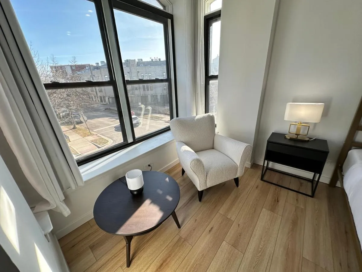 Image 1 of Luxe Spacious SFH in Bucktown with Secure Parking