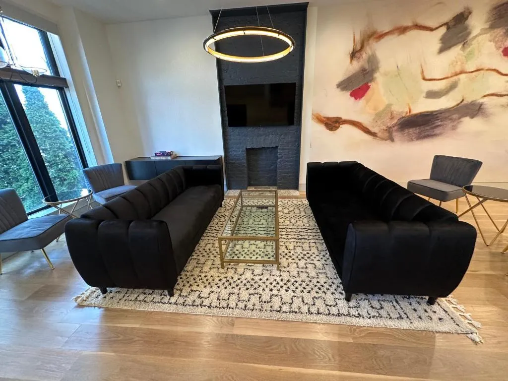 Image of Luxe Urban Retreat Near United Center