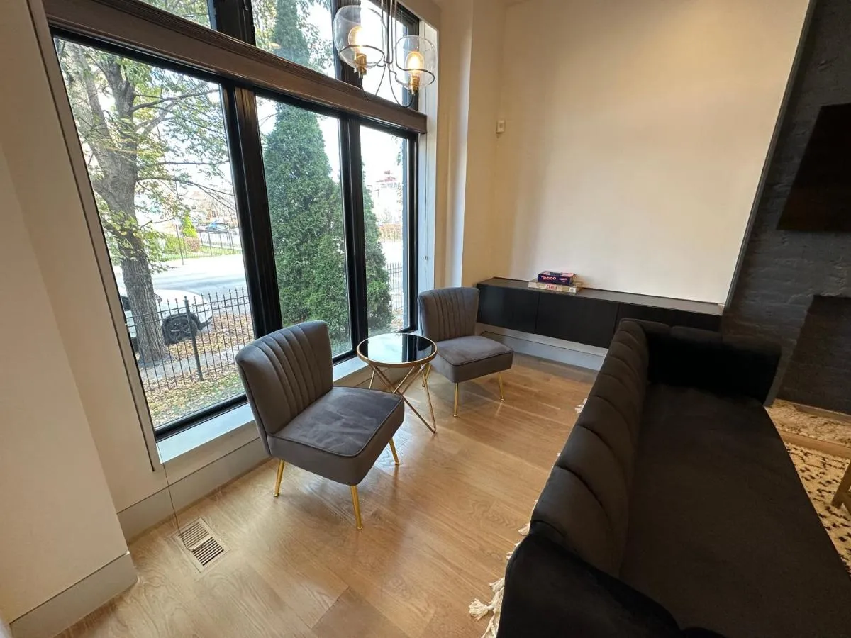 Image 1 of Luxe Urban Retreat Near United Center