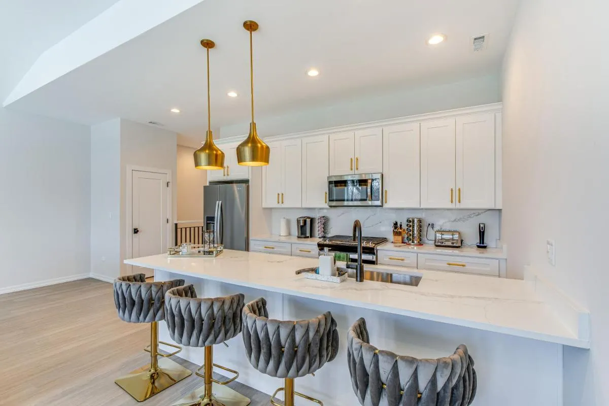 Image 3 of Luxe and Modern Chicago Condo – 7 Mi to Downtown!