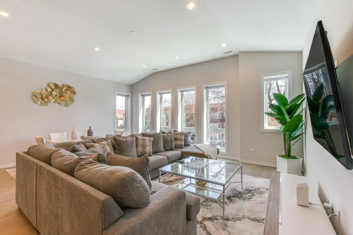 Image 4 of Luxe and Modern Chicago Condo – 7 Mi to Downtown!