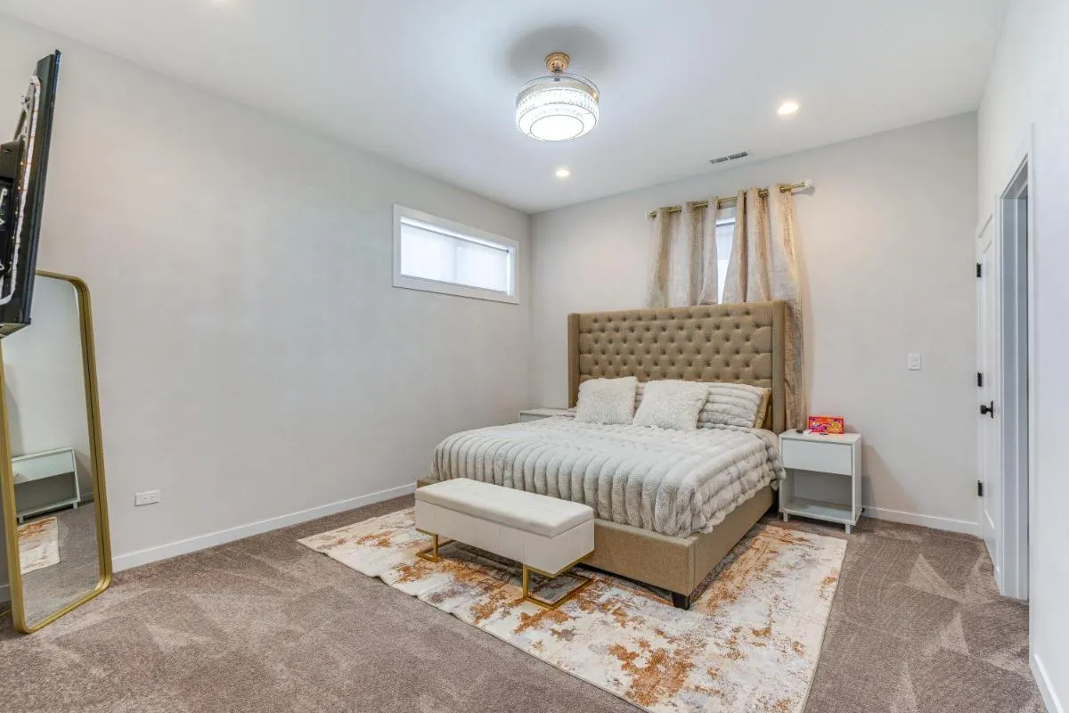 Image 6 of Luxe and Modern Chicago Condo – 7 Mi to Downtown!