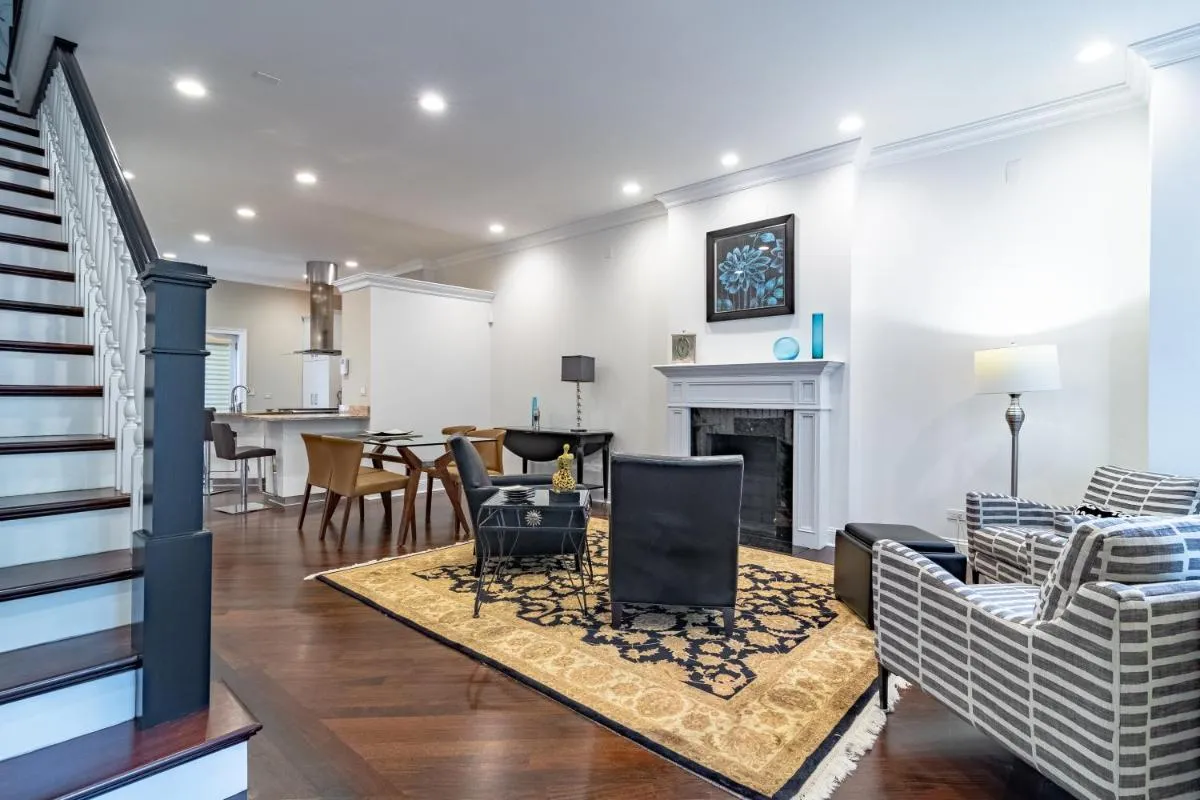 Image 6 of Luxurious Gold Coast villa with parking for up to 12 guests