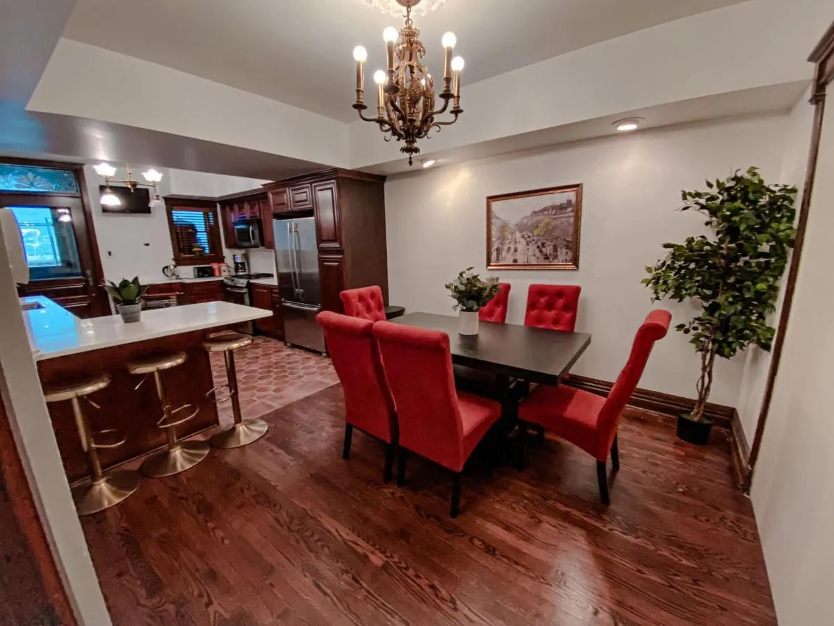 Image 1 of Luxurious classic Gold coast villa for 12 guests