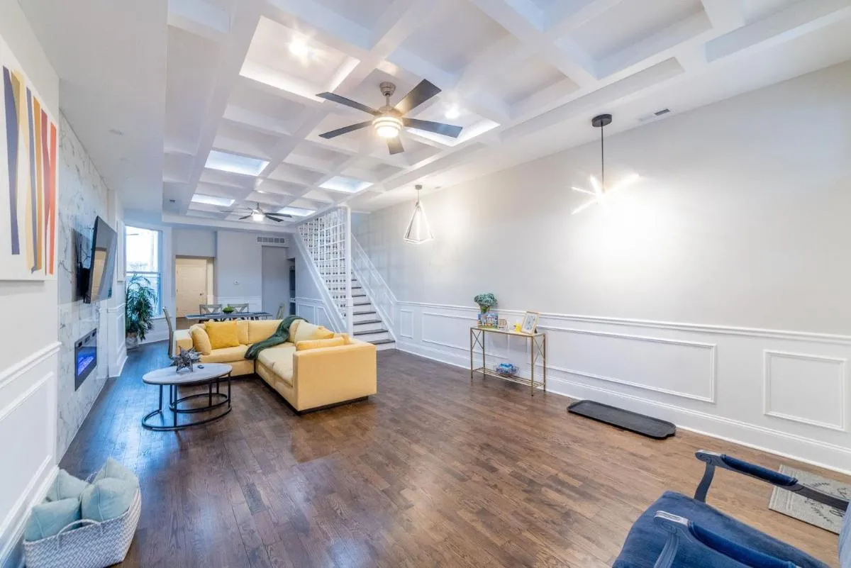 Image 4 of Luxury Chicago TH is a 10-minute drive to DWTN, perfect for city access RSV Now
