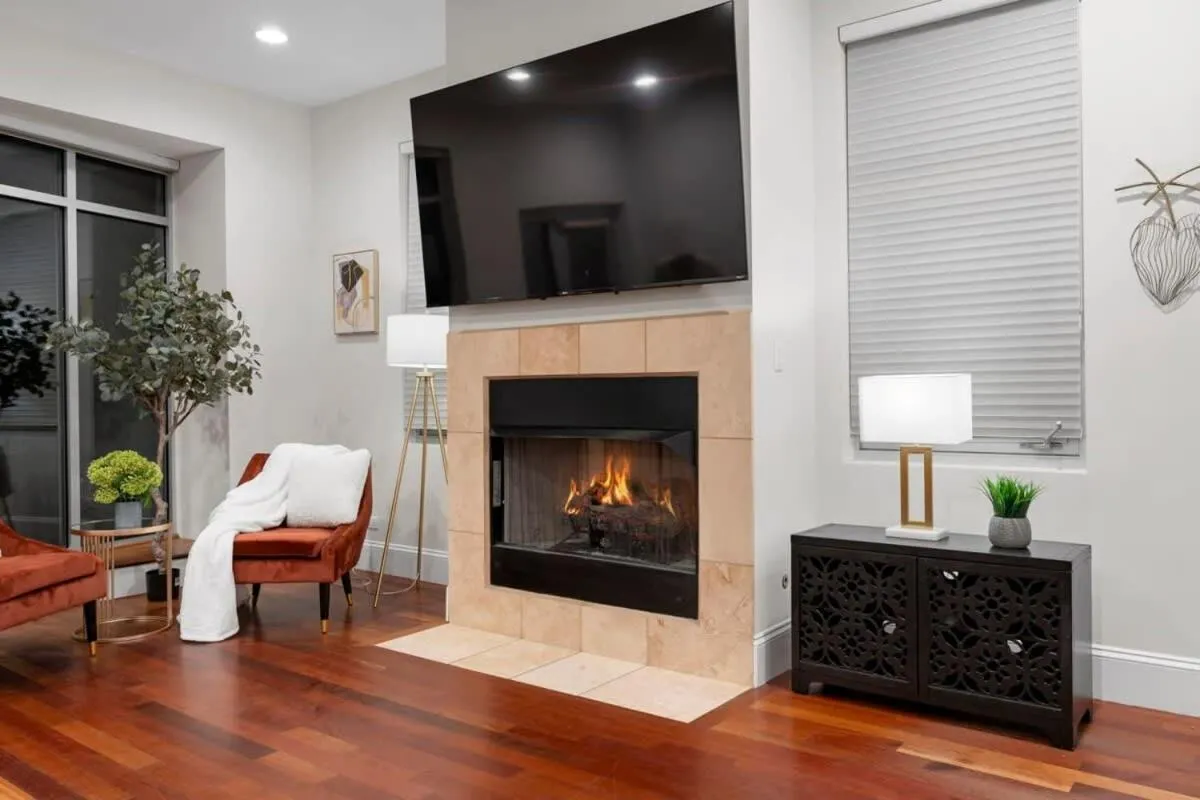 Image 6 of Luxury Retreat with Home Theater