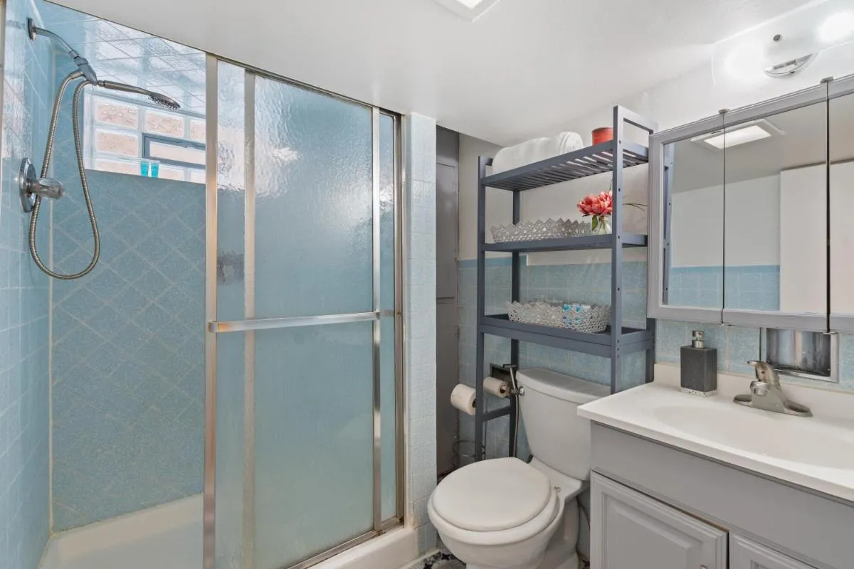 Image 2 of Luxury chicago suite