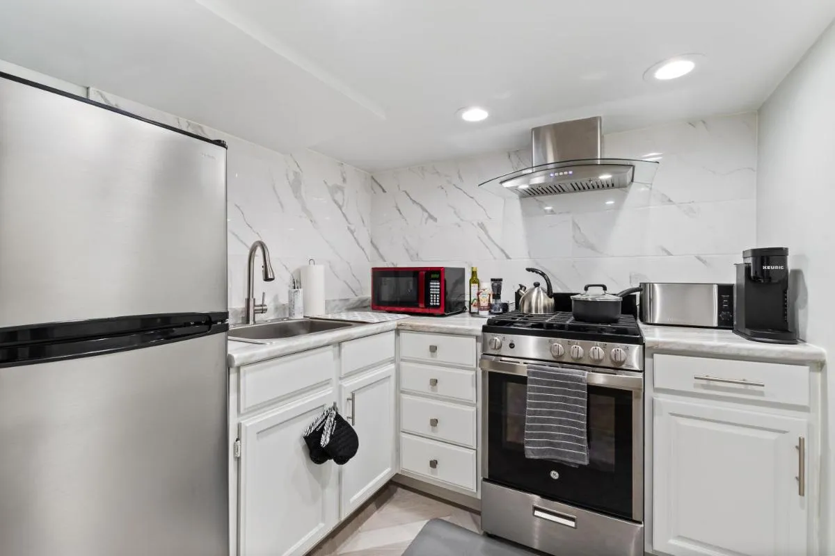 Image 6 of Luxury chicago suite
