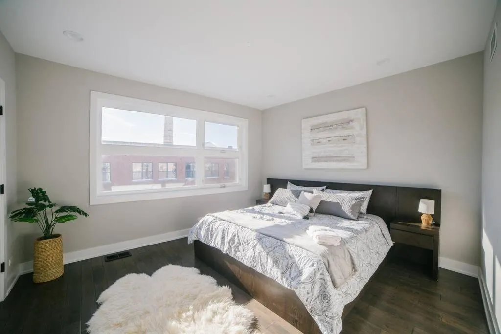 Image 2 of MAGNIFICENT NEW Home w/8 Beds & Free Parking