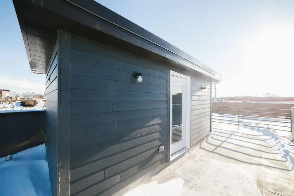 Image 5 of MAGNIFICENT NEW Home w/8 Beds & Free Parking