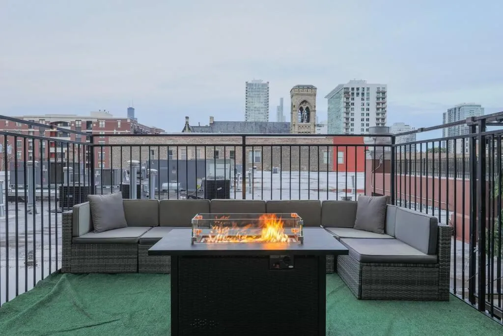 Image of McCormick 2B/2Ba for up to 6 guests with Private patio, Optional Parking & Gym