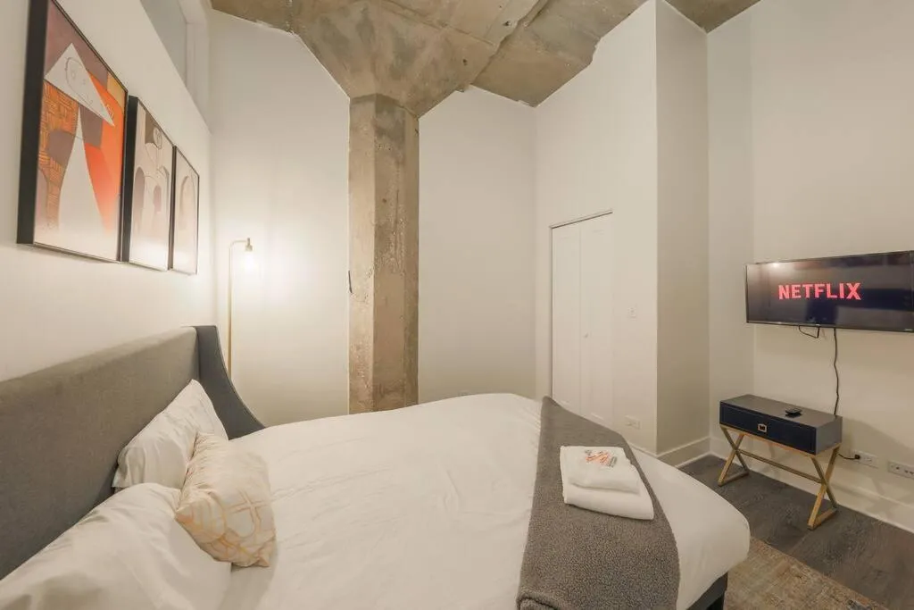 Image 4 of McCormick 2B/2Ba for up to 6 guests with Private patio, Optional Parking & Gym